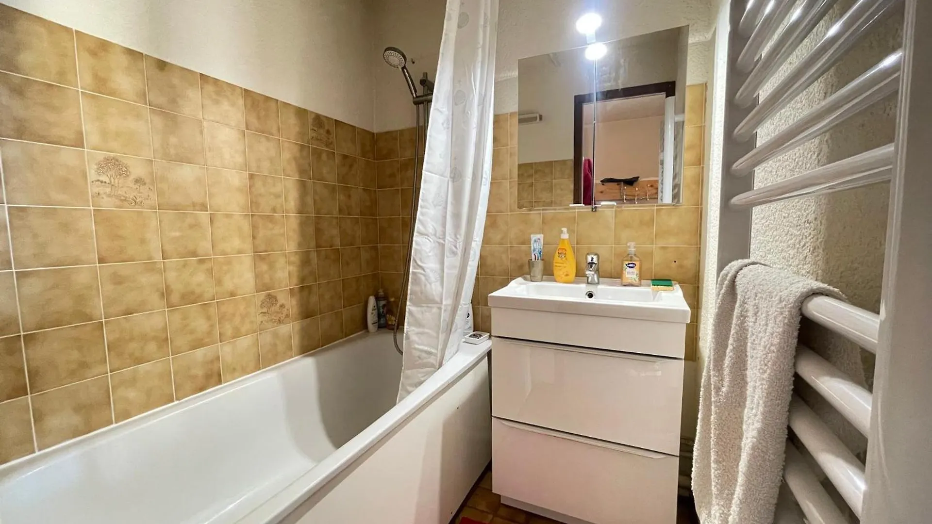 Studio Moderne Proche Commodites Avec Parking Privatif - Fr-1-505-222 Notre-Dame-de-Bellecombe Apartment